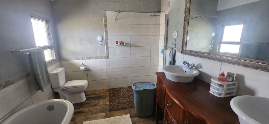 4 Bedroom Property for Sale in Gouritsmond Rural Western Cape